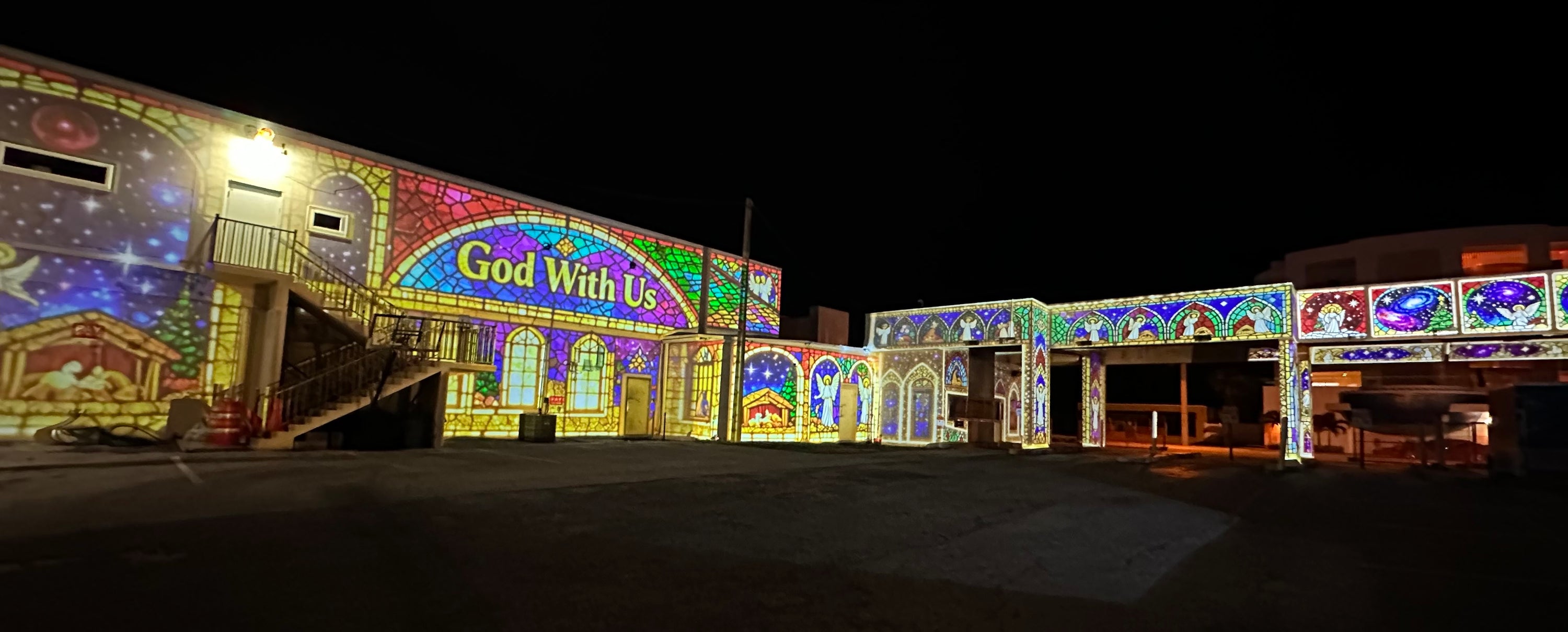 Mobile Immersive Space Projection Mapping